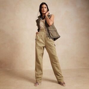 Banana Republic - Heritage Explorer Pant High Rise Straight Leg Size 4